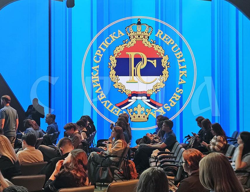 МОСКВА, 8. МАЈА /СРНА/ - Предсједник Републике Српске Милорад Додик рекао је данас у Москви да јака Русија значи добар положај и Срба.