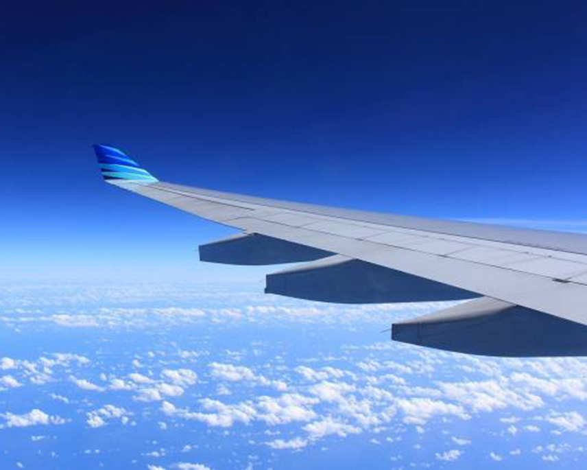 БРАТИСЛАВА, 8. МАЈА /СРНА-Ројтерс/ - Авион словачког премијера Роберта Фица полетио је данас из Братиславе према Москви заобилазном рутом након што су Литванија и друге балтичке земље затвориле свој ваздушни простор за летове у Русију поводом обиљежавања Дана побједе.