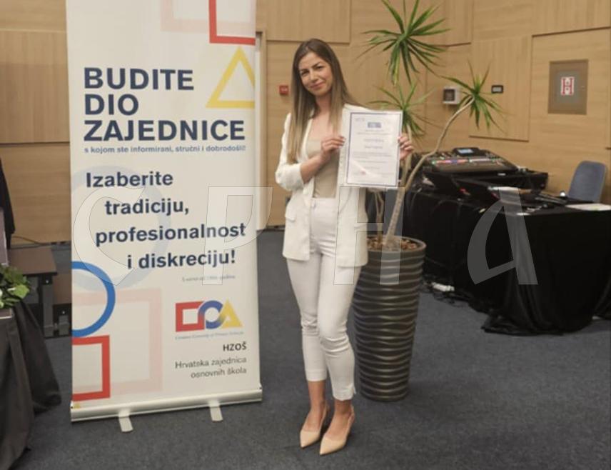 НОВИ ГРАД, 10. МАЈА /СРНА/ - Људи не смију дозволити да њихову креативност и критичко размишљање убије вјештачка интелигенција чије алате треба опрезно користити, сматра учитељица у Основној школи "Свети Сава" у Новом Граду Ивана Вуковић.