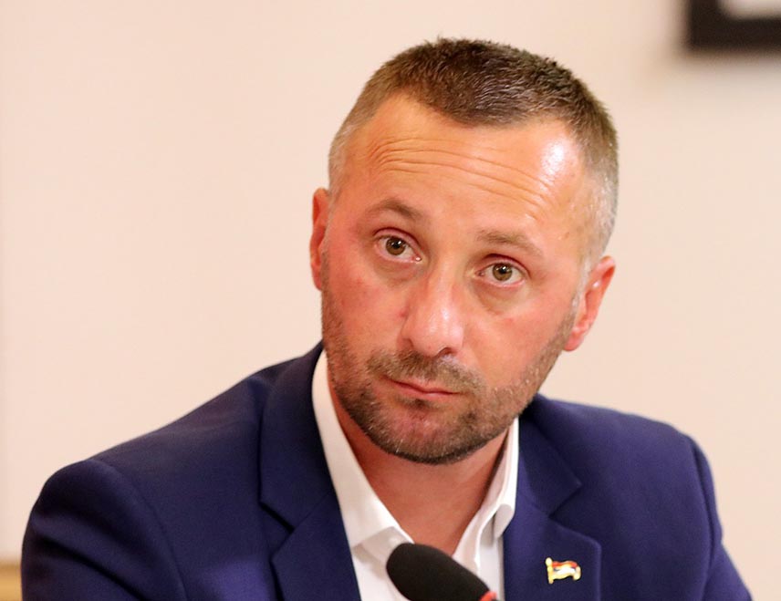 ИСТОЧНО САРАЈЕВО, 10. МАЈА /СРНА/ - Посланик СНСД-а у Представничком дому Парламентарне скупштине БиХ Милорад Којић изјавио је данас да СНСД и предсједник ове странке Милорад Додик промовишу идеју потписану у Дејтону, а то је слово Дејтонског мировног споразума, мир, стабилност, унутрашњи дијалог и просперитет.