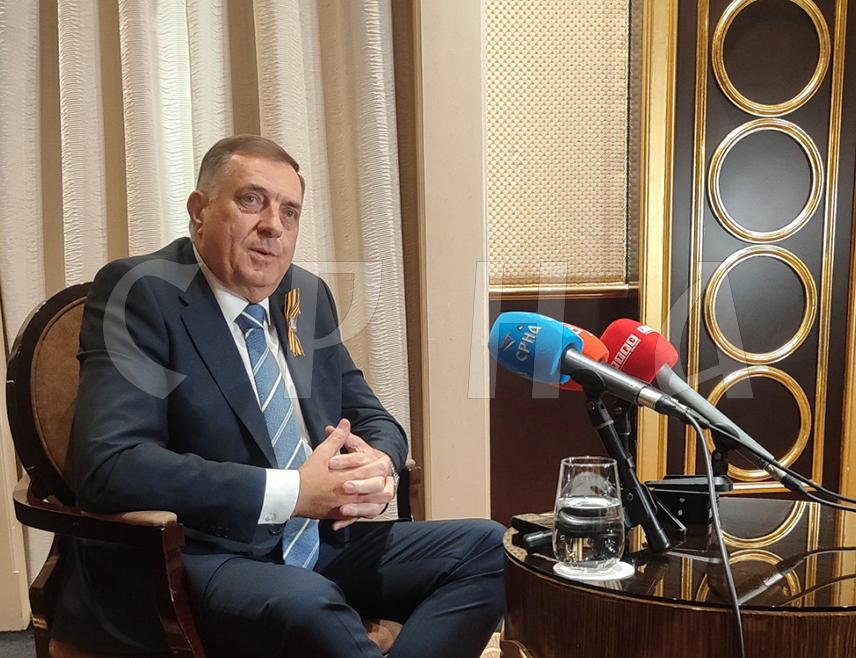 MOSCOW, MAY 10 /SRNA/ – The President of Republika Srpska Milorad Dodik said that over the past two days in Russia he met with President Vladimir Putin on four occasions, and announced that he would request guarantees from Russia— as guarantor of the Dayton Peace Accords— for Srpska’s political and territorial position.