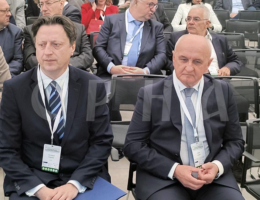 БЕОГРАД, 13. МАЈА /СРНА/ - У Београду је данас почео Међународи научно-стручни скуп "Западни Балкан у енергетској транзицији" на којем је више од 200 учесника из земаља региона.