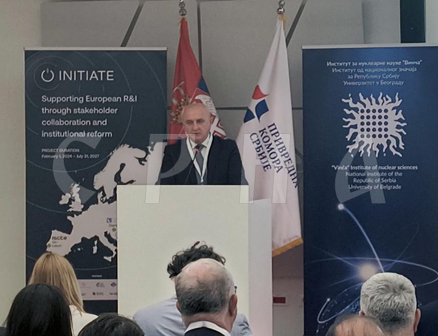 БЕОГРАД, 13. МАЈА /СРНА/ - Министар рударства и енергетике Републике Српске Петар Ђокић рекао је да треба подржати западни Балкан у спровођењу енергетске транзиције, којој жели допринијети и Српска.