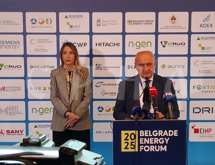 БЕОГРАД, 14. МАЈА /СРНА/ - Министар енергетике и рударства Републике Српске Петар Ђокић изразио је задовољство због учешћа на Београдском енергетском форуму /БЕФ/, посебно јер је Влада Српске спонзор овог великог догађаја чији је циљ ојачати свијест о енергетској транзицији која је глобални процес од велике важности за регион.