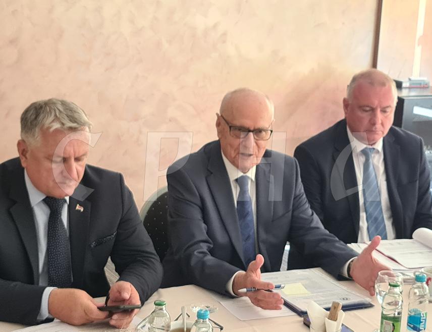 ТЕСЛИЋ, 15. МАЈА /СРНА/ - Влада Републике Српске је за бањску рехабилитацију пензионера у текућој години издвојила 680.000 КМ и континуирано ради на побољшању њиховог положаја, изјавио је савјетник министра рада и борачко-инвалидске заштите Игор Ратковић.