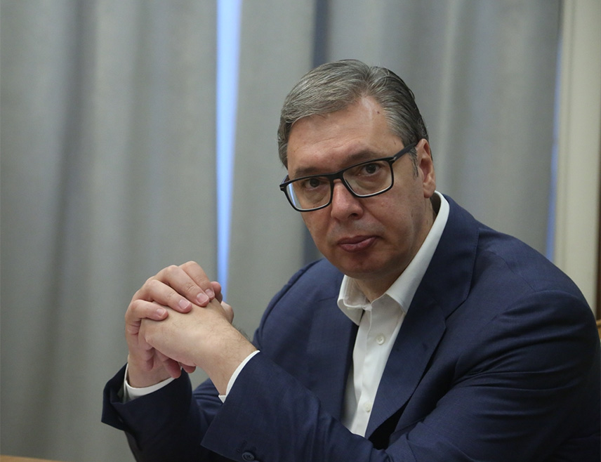 БЕОГРАД, 16. МАЈА /СРНА/ - Предсједник Србије Александар Вучић рекао је да је одлука Кристијана Шмита да се заустави доток новца за СНСД нека врста заустављања демократских процеса и наметање воље једног човјека, што није добро.