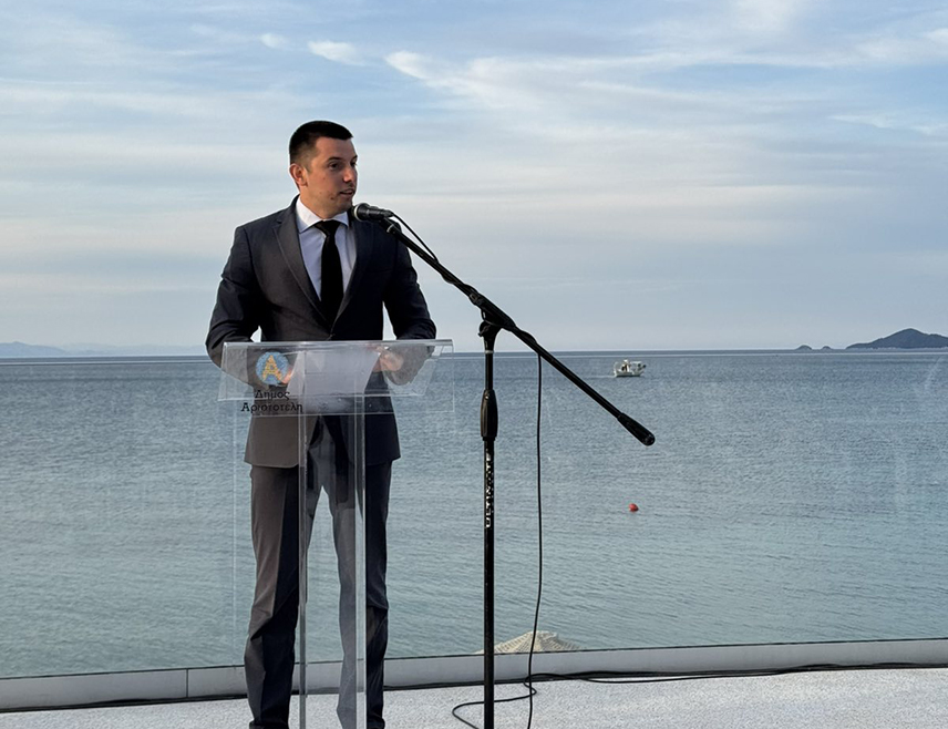 БАЊАЛУКА, 16. МАЈ /СРНА/ - Министар трговине и туризма Републике Српске Денис Шулић рекао је Срни да су Грчка и Република Српска братске земље, а Грци народ са којим нас традиционално повезују пријатељске везе.