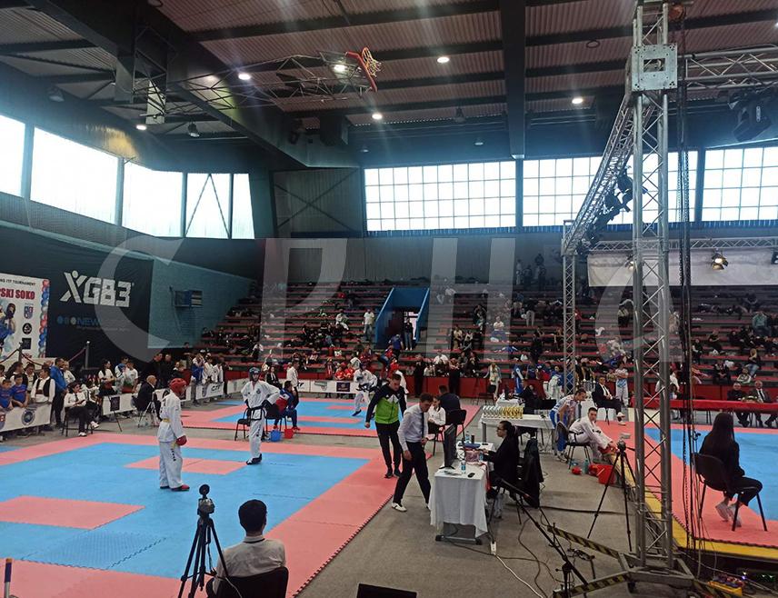 ЗВОРНИК, 17. МАЈА /СРНА/ - Градоначелник Зворника Бојан Ивановић званично је отворио Међународно таеквондо такмичење "ИТФ гран-при", након којег су почеле финалне борбе, те је такмичарима пожелио фер борбу.