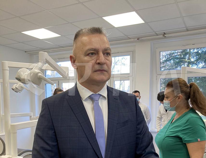 BANJA LUKA, MAY 18 /SRNA/ - The Dean of the Faculty of Medicine, Ranko Škrbić, told SRNA that the institution is ready to participate in trials of a new Russian melanoma vaccine, and that he will travel to Russia tomorrow to finalize the details and arrange for a group of patients from Republika Srpska to be included in the treatment.