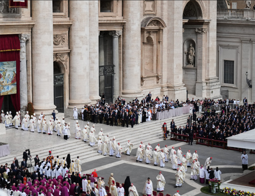 МОСКВА, 18. МАЈА /СРНА/ - Руски министар културе Олга Љубимова није могла да присуствује церемонији устоличења папе Лава Четрнаестог због проблема око руте лета, саопштено је из руског Министарства културе.