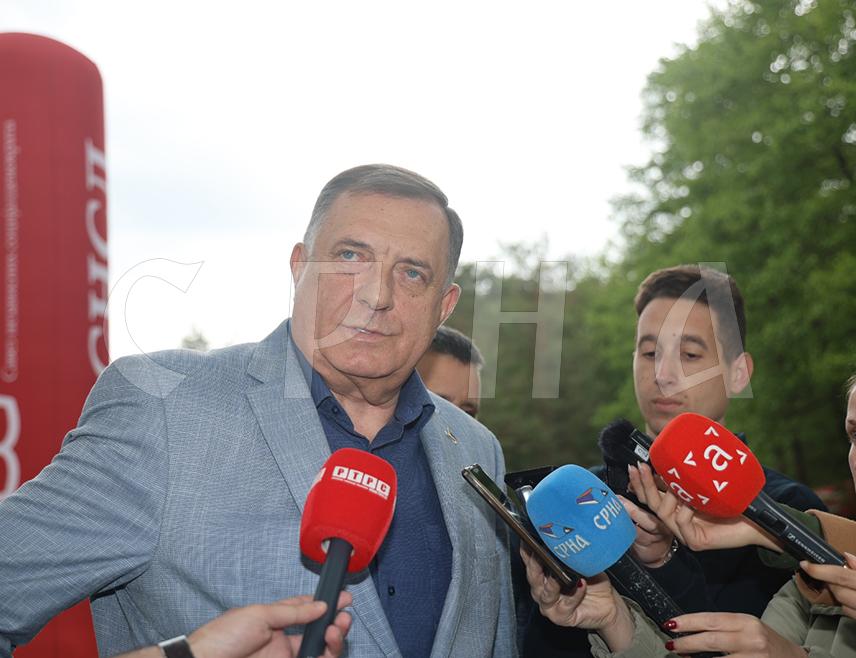 ЧЕЛИНАЦ, 18. МАЈА /СРНА/ - СНСД има велике амбиције у наредном периоду, рекао је данас лидер ове партије Милорад Додик.