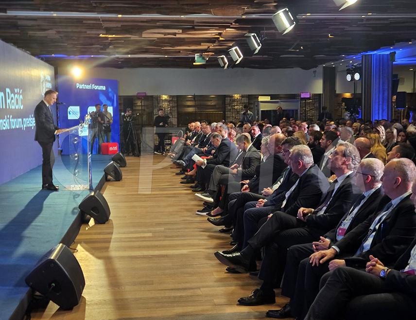 ЈАХОРИНА, 20. МАЈА /СРНА/ - На Јахорини је данас свечано отворен осми "Јахорина економски форум", водећи регионални догађај у домену економије под називом "Агенда западног Балкана – План раста".