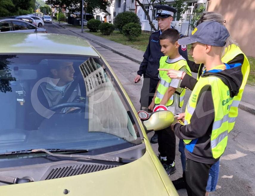 НОВИ ГРАД, 20. МАЈА /СРНА/ - На подручју општине Нови Град 80 одсто возача користи сигурносни појас, подаци су Ауто-мото друштва /АМД/ "Уна".