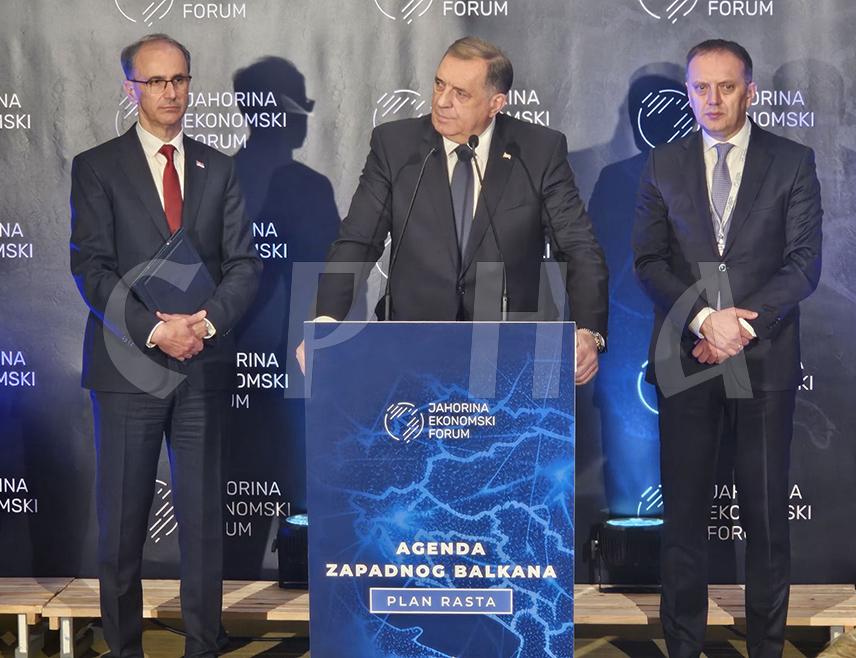 ЈАХОРИНА, 20. МАЈА /СРНА/ - Предсједник Републике Српске Милорад Додик изјавио је да је злоупотреба нелегитимног Кристијана Шмита, судова и тужилаштава довела до уставне кризе у БиХ, те нагласио да Српска са правом диже глас, захтијевајући да се поштује међународни споразум онако како је написан.