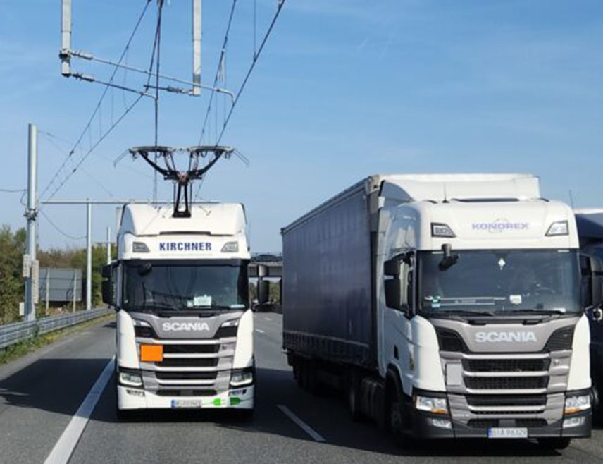 САРАЈЕВО, 21. МАЈА /СРНА/ – Конзорцијум "Логистика БиХ" упутио је званичан позив члановима Парламентарне скупштине БиХ и представницима политичких странака да пруже институционалну, политичку и законодавну подршку иницијативама чији је циљ заштита и јачање сектора међународног друмског транспорта и логистике.