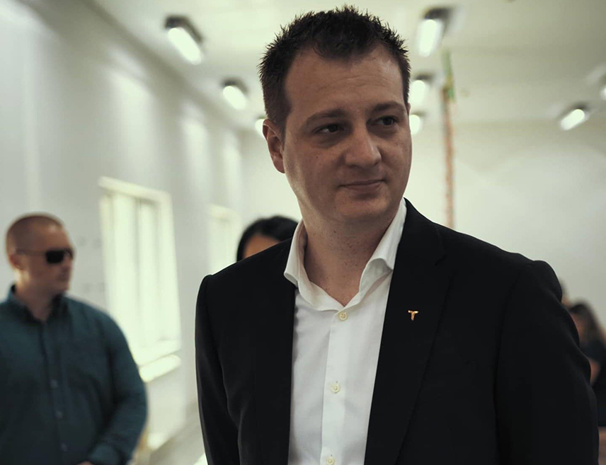 БРАТУНАЦ, 21. МАЈА /СРНА/ - Сваки одговор бошњачких политичких структура на позиве на дијалог из Републике Српске показује њихово одсуство озбиљних намјера да се ријеши уставна и политичка криза у БиХ, изјавио је за Срну предсједник Општинског одбора СНСД-а Братунац Марко Мркајић.