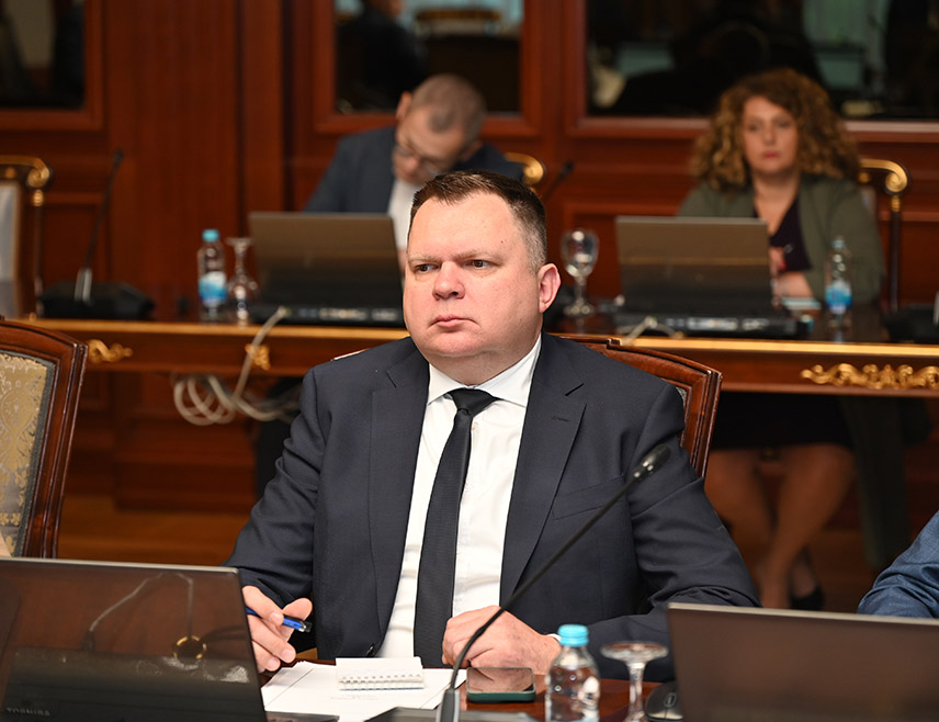 БАЊАЛУКА, 22. МАЈА /СРНА/ - Влада Републике Српске уврстила је у мрежу средњих школа новоосновани Средњошколски центар Лакташи , који прву генерацију ученика уписује у школској 2025/26. години.