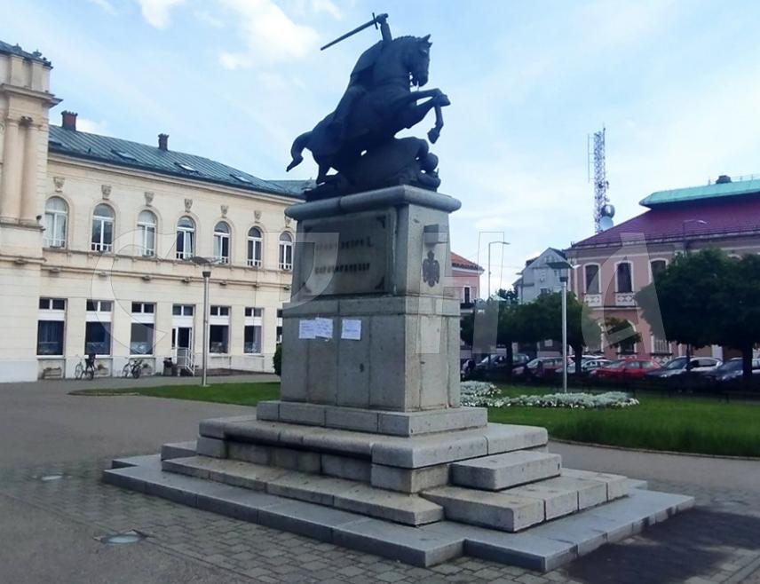 БАЊАЛУКА, 22. МАЈА /СРНА/ - Пореска управа Републике Српске блокирала је жиро рачуне Града Бијељина, због неизмирених обавеза за порезе и доприносе, речено је Срни у овој управи.