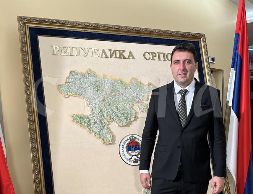 СОКОЛАЦ, 22. МАЈА /СРНА/ Ниједна разумна и одговорна особа не може видјети ништа спорно у закону који је усвојила Народна скупштина Републике Српске, а којим се укида финансирање политичких странака из буџета у Републици Српској, рекао је за Срну начелник општине Соколац Страхиња Башевић.