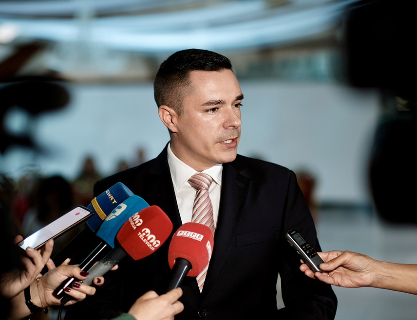 БИЈЕЉИНА, 23. МАЈА /СРНА/ - Министар правде Републике Српске Милош Букејловић изјавио је уочи Савјетовања из прекршајноправне области које се одржава у Бијељини да је велики пораст тражења да се одлучује прекршајно, поготово из области саобраћаја.