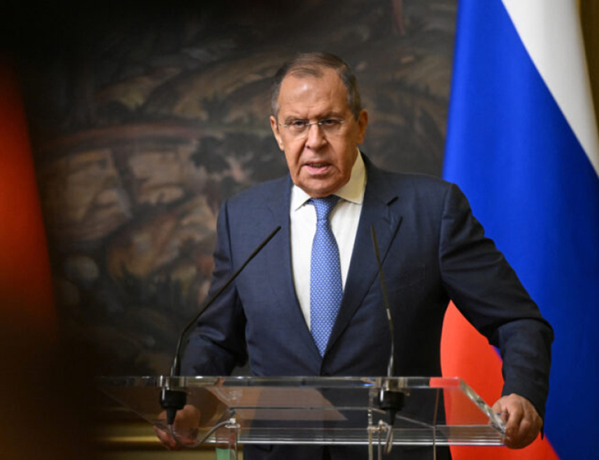 МОСКВА, 23. МАЈА /СРНА - РИА Новости/ - Русија ће бити спремна да преда Кијеву свој нацрт документа са условима за рјешавање украјинске кризе чим се заврши процес размјене по 1.000 заробљеника, изјавио је руски министар спољних послова Сергеј Лавров.