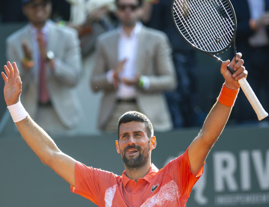 БЕОГРАД, 23. МАЈА /СРНА/ - Најбољи српски тенисер Новак Ђоковић пласирао се у финале АTП турнира у Женеви пошто је данас у полуфиналу савладао Британца Камерона Норија резултатом 6:4, 6:7, 6:1.