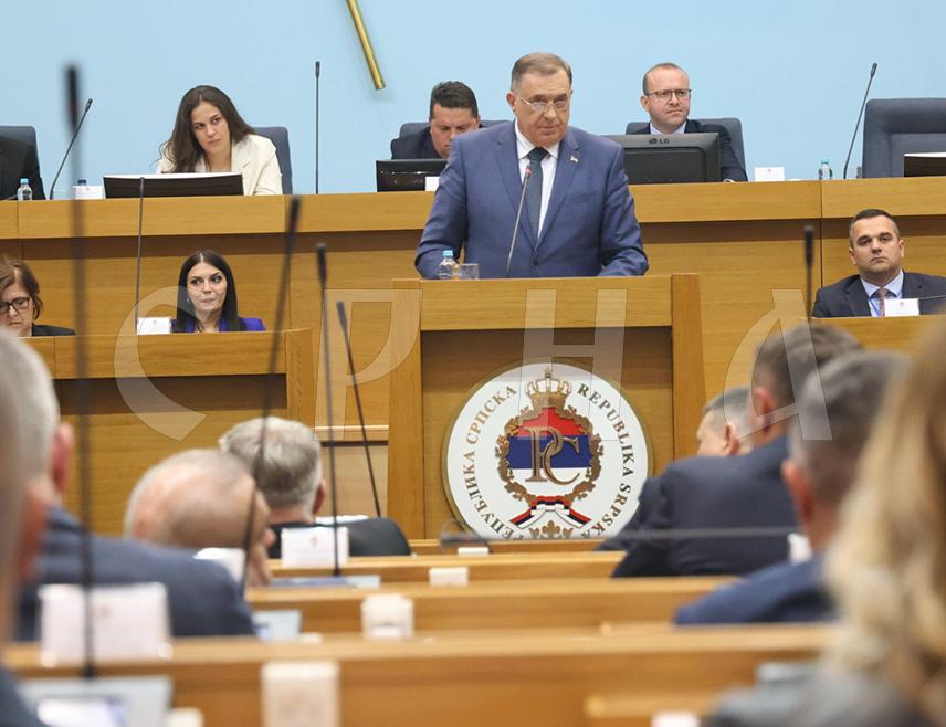 BANJA LUKA, MAY 24 /SRNA/ - Republika Srpska President Milorad Dodik has emphasized that he is proposing a dialogue among the signatories of the Dayton Accords to determine whether BiH has a future.