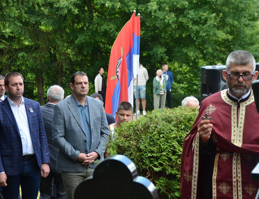 БАЊАЛУКА, 25. МАЈА /СРНА/ - Предсједник Социјалистичке партије Српске /СПС/ Горан Селак истакао је да је генерал Момир Талић својим дјелом заувијек задужио српски народ и Републику Српску.