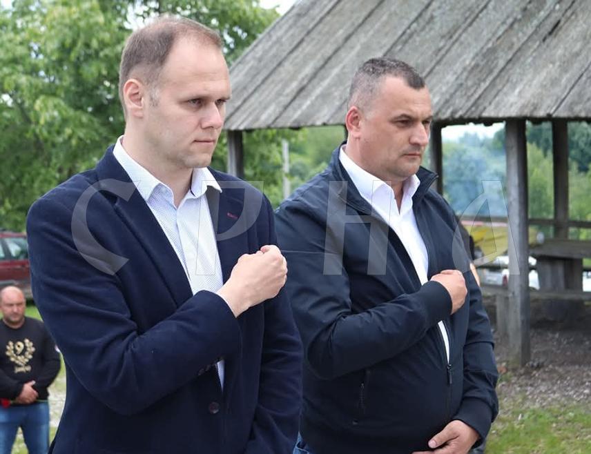 МОДРИЧА, 25. МАЈА /СРНА/ - Сјећање на погинуле борце мора остати трајна обавеза свих будућих генерација, поручено је данас са Липе на Вучијаку гдје је завршена дводневна манифестација "Дани Вучијачке бригаде" одржана поводом 33 година од њеног оснивања и одбране овог краја.