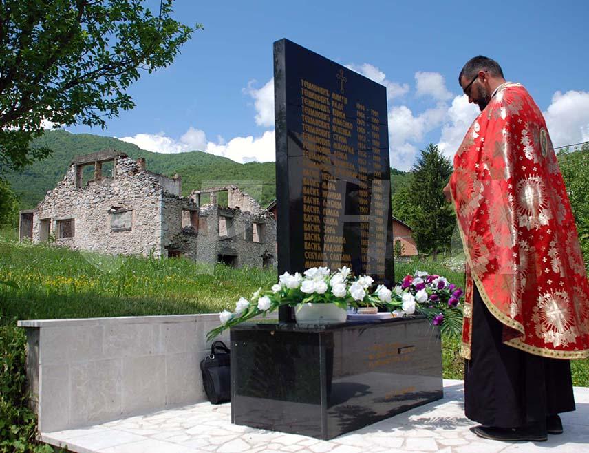 ТРНОВО, 26. МАЈА /СРНА/ - У уторак, 3. јуна, навршавају се 33 године од стравичног злочина припадника такозване Армије БиХ који су убили и масакрирали 24 српска цивила у селу Ледићи, међу којима је страдало и дијете од 18 мјесеци Милун Тешановић, а да при томе нико од злочинаца није кривично одговарао.