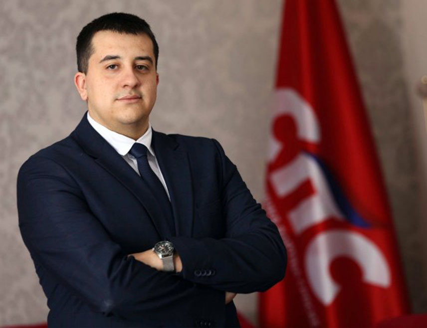 БАЊАЛУКА, 26. МАЈА /СРНА/ - СПС окупља младе људе широм Републике Српске јер је то једина политичка организација у којој се млади заиста уважавају, поручио је предсједник Форума младих СПС-а Милан Унчанин.