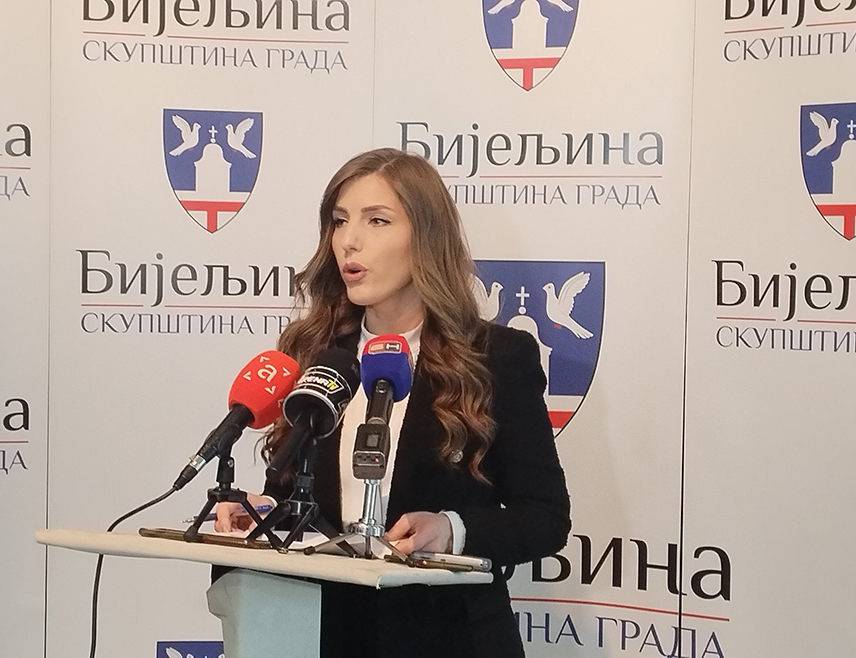 БИЈЕЉИНА, 28. МАЈА /СРНА/ - Предсједник Скупштине града Бијељина Жељана Арсеновић рекла је да је на данашњој сједници одбачен консолидовани извјештај о извршењу буџета града за прошлу годину и навела да је неопходно провјерити информацију о 12 пута већем износу за куповину куће српског сликара и ликовног умјетника Миленка Атанацковића.