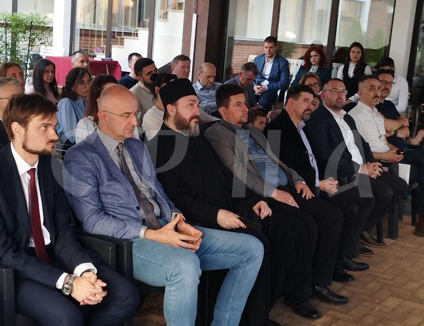 БАЊАЛУКА, 28.МАЈА /СРНА/ - Вршилац дужности директора Републичког центра за истраживање рата, ратних злочина и тражење несталих лица Виктор Нуждић рекао је да је обавеза институција Републике Српске, а поготово научне и академске заједнице, да његују културу памћења, истичући да се заједничким радом може напредовати у том домену.