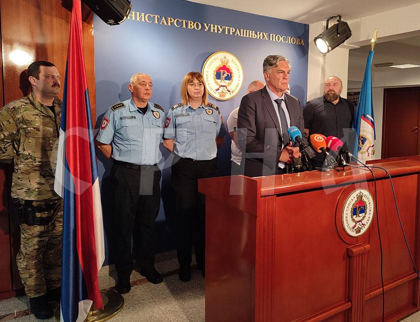 БАЊАЛУКА, 29. МАЈА /СРНА/ - Министар унутрашњих послова Републике Српске Синиша Каран изјавио је данас да су полиција и приједорска основна школа исправно поступили у случају возача аутобуса који је требало да вози дјецу на екскурзију, а утврђено је да има О,84 промила алкохола у крви, али да је одговорност много шира.