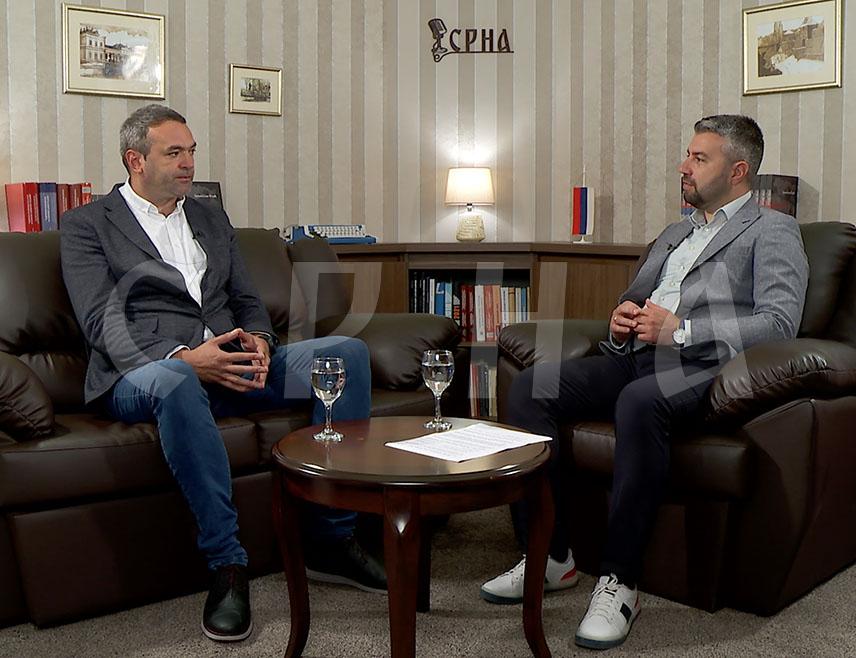 БАЊАЛУКА, 31. МАЈА /СРНА/ - Вршилац дужности директора Јавне установе "Меморијални центар Републике Српске" Денис Бојић рекао је за Срну да се српске породице нису спремале за ратне сукобе деведесетих година, што је виљиво из свједочења које прикупља овај центар, истакавши да су њихове комшије из других народа знали за другачији сценарио.