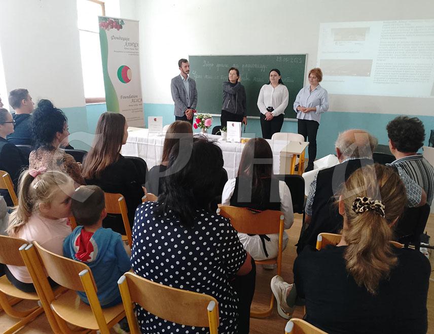 КРУПА НА УНИ, 29. МАЈА /СРНА/ - Начелник општине Крупа на Уни Гојко Кличковић најавио је да ће бити организована једна радионица мјесечно о темама које се тичу становника Хашана, гдје, осим садржаја у вези са ликом и дјелом Бранка Ћопића, хоће да реализују и што више идеја које се тичу пољопривреде и пратећих дјелатности.