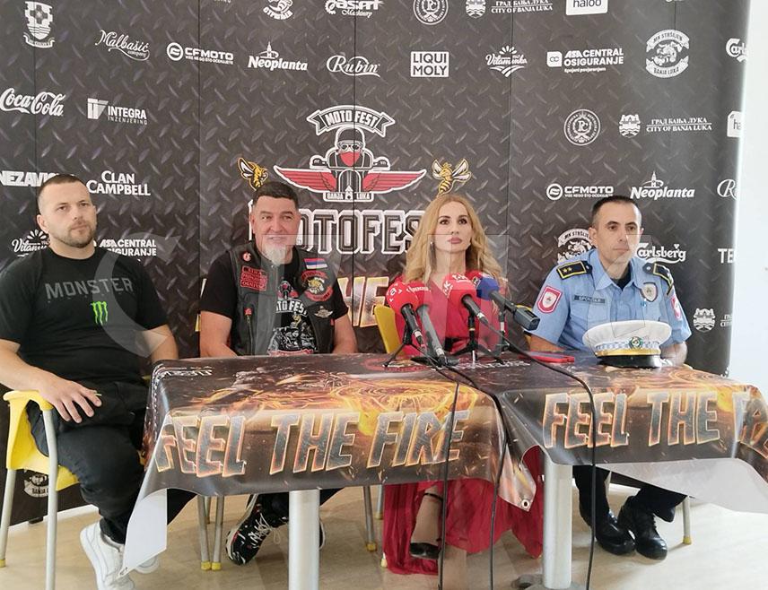 БАЊАЛУКА, 30. МАЈА /СРНА/ - На подручју Полицијске управе Бањалука прошле године је евидентирано 5.114 саобраћајних незгода, од којих је 158 било са возачима мотора у којима су три моториста погинула, рекао је инспектор за безбједност саобраћаја Полицијске управе Бањалука Радомир Броћета.