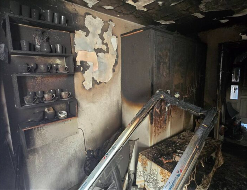 БЕОГРАД, 31. МАЈА /СРНА/ - Шест особа је повријеђено, од чега четворо дјеце у пожару који је избио у кући у Нишу, али нико није животно угрожен, потврђено је у Универзитетском клиничком центру /УКЦ/ Ниш.