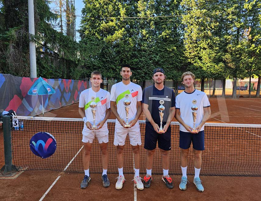 ДОБОЈ, 31. МАЈА /СРНА/ - Андреј Недић из Добоја и Владан Тадић из Бањалуке побједници су у конкуренцији парова ИТФ М15 турнира "Добој опен 2025".