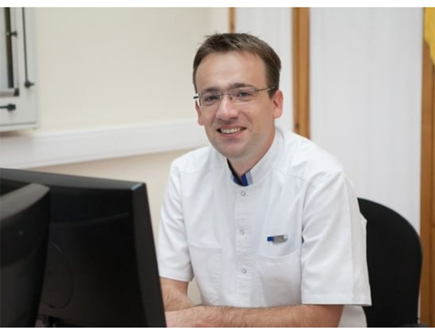 МОСКВА, 31. МАЈА /СРНА/ - Главни љекар Курског онколошког научно-клиничког центра "Островерхов" Угљеша Станојевић, поријеклом из Чечаве код Теслића, одликован је од руског предсједника Владимира Путина као заслужни љекар Руске Федерације.