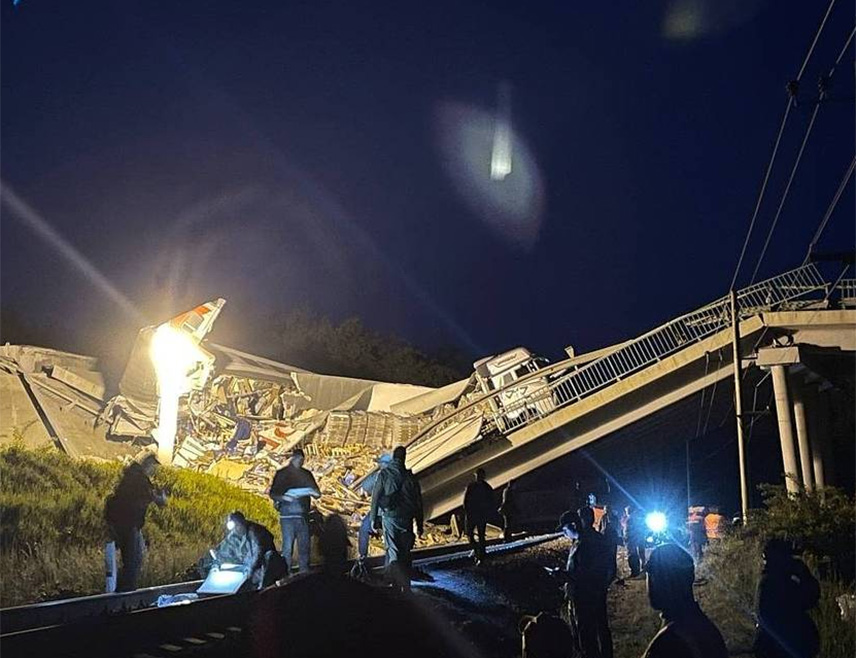 СИМФЕРОПОЉ, 1. ЈУНА /СРНА/ - Градоначелник Севастопоља Михаил Развожајев изјавио је да дизање моста у ваздух и несрећа у Брјанској области нису само несрећа, већ терористички чин и да ће сви оддговорни бити кажњени.