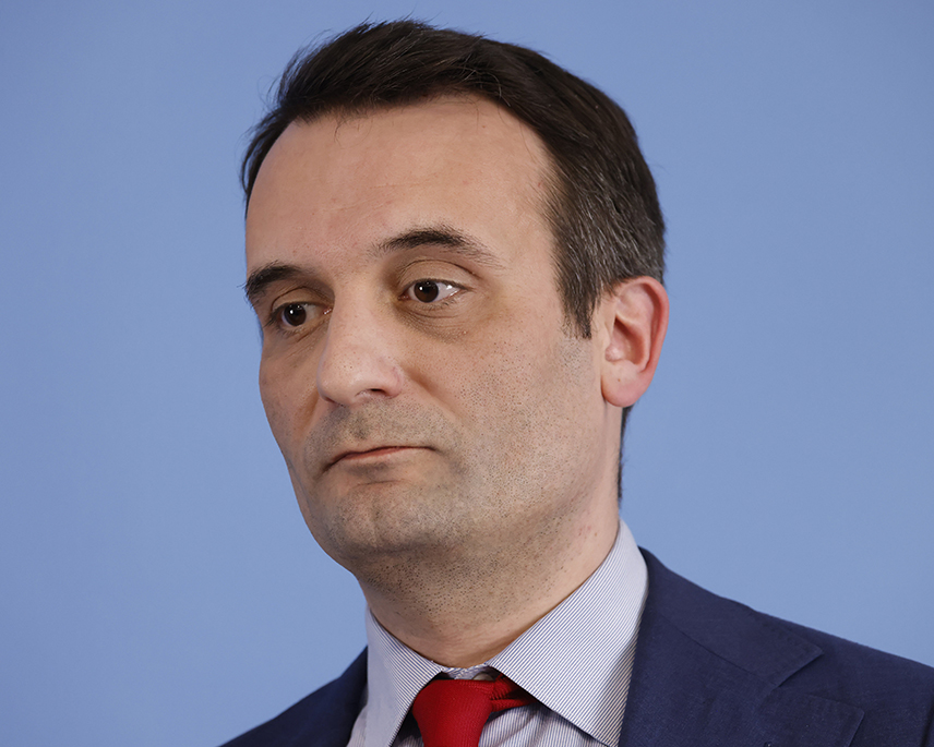 ПАРИЗ, 3. ЈУНА /СРНА/ - Предсједник Украјине Владимир Зеленски и његови западни савезници желе да ометају проналажење рјешења за украјински сукоб провокацијама усмјереним против Русије, пошто се плаше да ће изгубити власт, истакао је лидер француске странке Патриоте Флоријан Филипо.