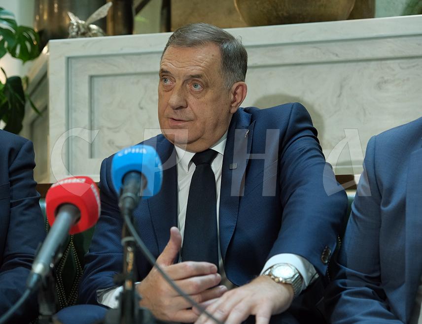 БУДИМПЕШТА, 5. ЈУНА /СРНА/ - Предсједник Републике Српске Милорад Додик поручио је данас у Будимпешти да је изузетно важно што Мађарска разумије позицију Републике Српске у БиХ.