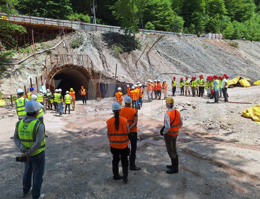 ФОЧА, 6. ЈУНА /СРНА/ - На подручју Фоче и Калиновика интензивно се граде три хидроелектране на ријеци Бистрици које би требало да буду завршене до краја 2027. године, а радове на терену данас су обишли студенти Архитектонско-грађевинско-геодетског факултета Универзитета у Бањалуци.