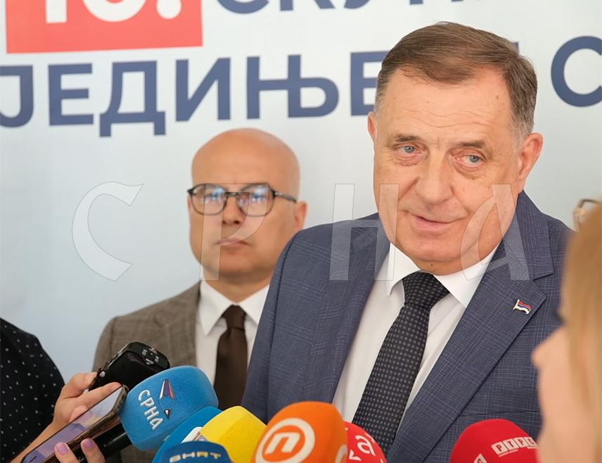 БАЊАЛУКА, 7. ЈУНА /СРНА/ - Предсједник СНСД-а Милорад Додик истакао је да је су политика СНСД-а и Уједињене Српске – Република Српска, њен статус и борба за њена права, слободу и мир.
