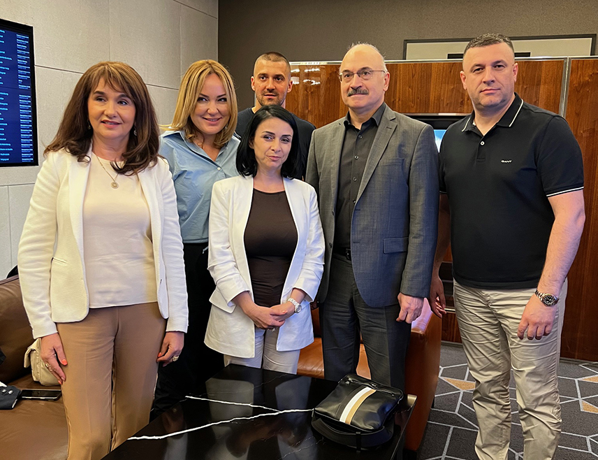 БАЊАЛУКА, 8. ЈУНА /СРНА/ - Делегација Народне скупштине Републике Српске сутра ће у Москви имати први први састанак Комисије за сарадњу Народне скупштине и Државне думе Руске Федерације.