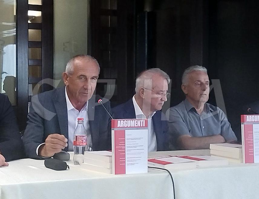 БАЊАЛУКА, 9. ЈУНА /СРНА/ - Нови број часописа "Аргументи" посвећен је обиљежавању 80 година од Побједе над фашизмом, 80 година пробоја јасеновачких логораша и 30 година од потписивања Дејтонског мировног споразума, рекао је уредник овог научног часописа Милан Љепојевић.
