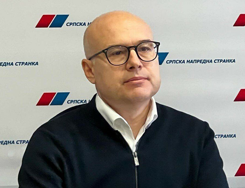 БЕОГРАД, 10. ЈУНА /СРНА/ - Предсједник Српске напредне странке /СНС/ Милош Вучевић захвалио је предсједнику СНСД Милораду Додику на честитки поводом побједе СНС-а на ванредним локалним изобрима у Зајечару и Косјерићу, те указао на снажне везе како Србије и Српске, тако и ове двије странке.