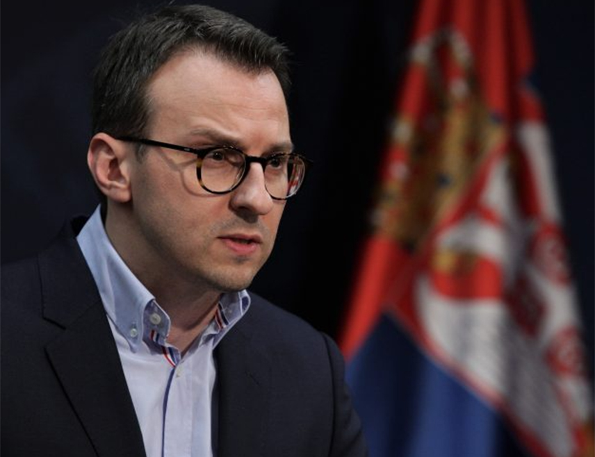 БРИСЕЛ, 10. ЈУНА /СРНА/ - Делегација Београда данас је током тројног састанка у Бриселу са Приштином и уз посредство ЕУ инсистирала на формирању Заједнице српских општина и представила план за деескалацију ситуације на сјеверу јужне српске покрајине, изјавио је директор Канцеларије Владе Србије за Косово и Метохију Петар Петковић.