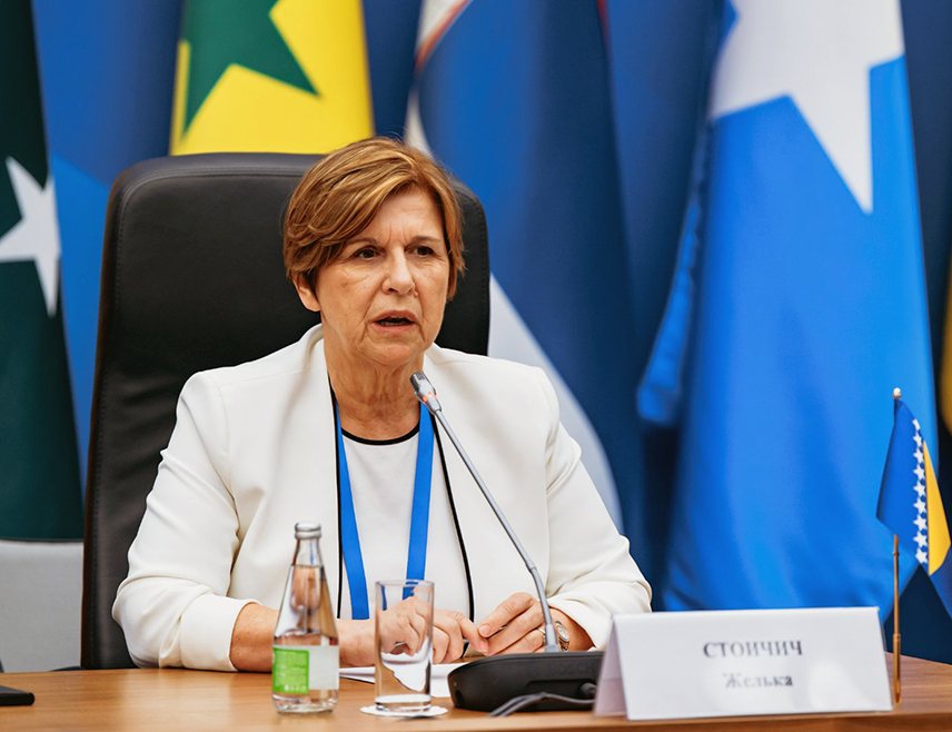 БАЊАЛУКА, 11. ЈУНА /СРНА/ - Република Српска и Русија имају веома добру сарадњу и низ потписаних докумената из области образовања и културе који дају могућност сарадње на неким пословним идејама и пракси које се могу примијенити у образовном систему Републике Српске, изјавила је данас у Казању министар просвјете и културе Српске Жељка Стојичић.